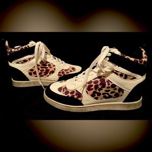 Don’t Hold Back Sneakers